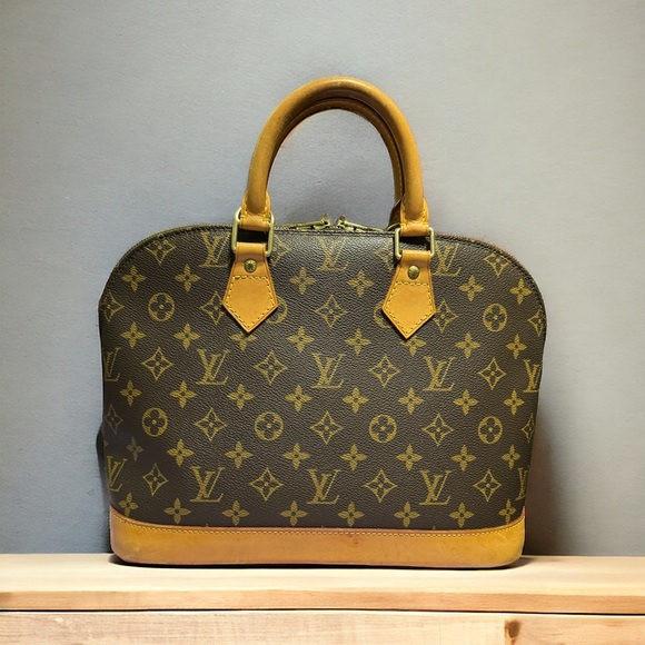 💕❤️Authentic Preloved LV Alma PM😍❤️ - Picture 2 of 8